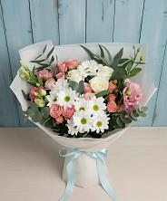 Букет цветов из:  Розы, Лизиантусы и Хризантемы в Зубовой Поляне