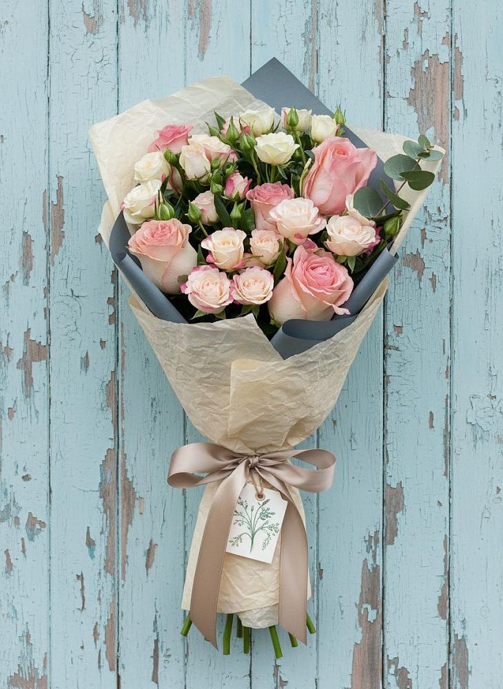 Букет цветов из: Розы в Зубовой Поляне