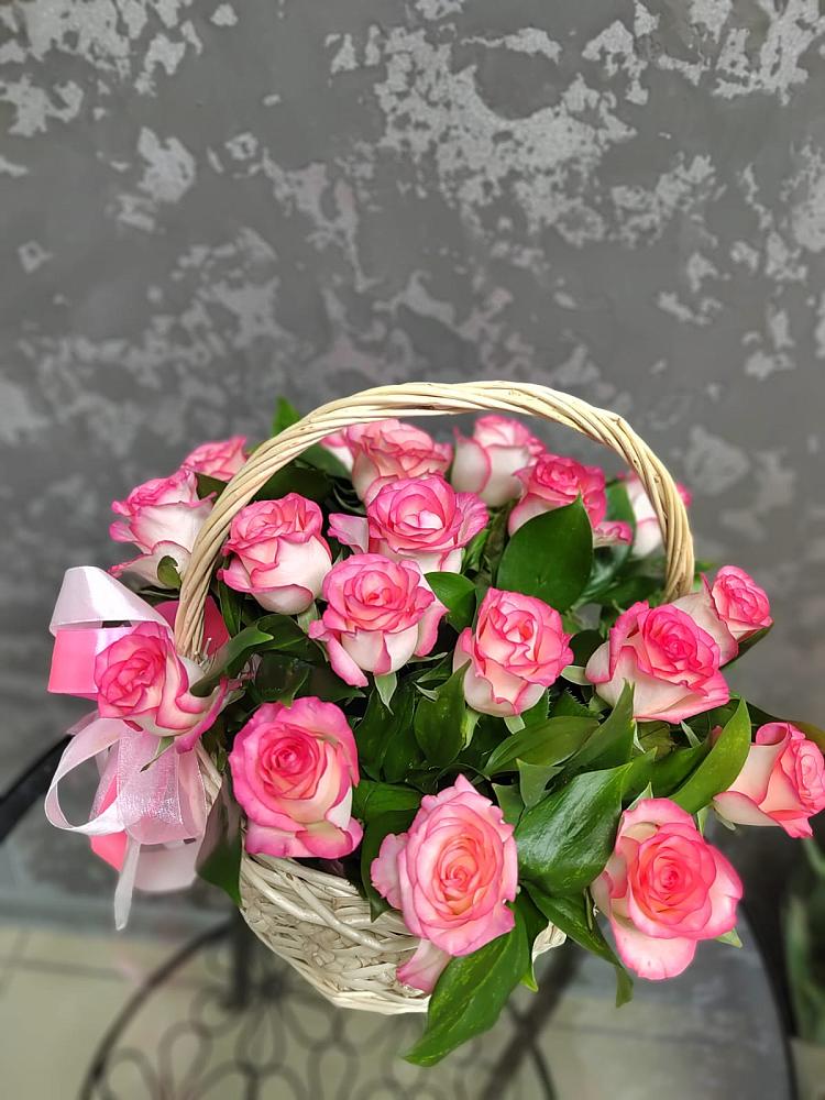 Цветочная композиция из Розы в корзине в Зубовой Поляне
