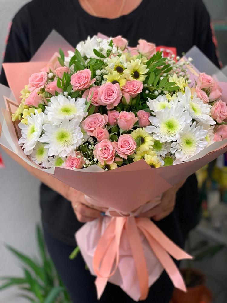 Букет цветов из: Розы и Хризантемы в Зубовой Поляне