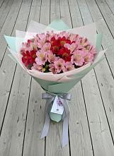Букет цветов из:  Альстромерии в Зубовой Поляне