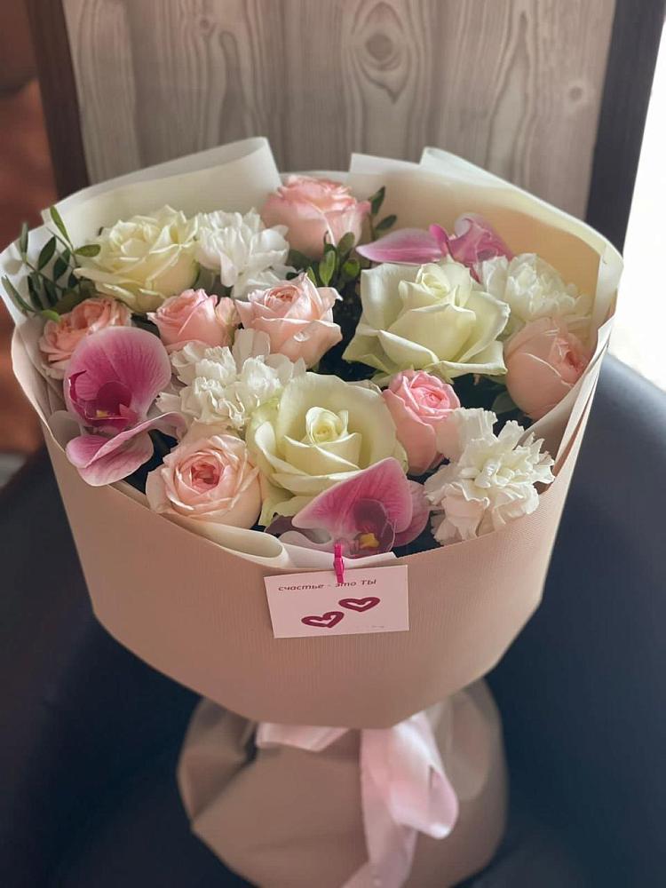 Букет цветов из: Орхидеи, Розы и Гвоздики в Зубовой Поляне