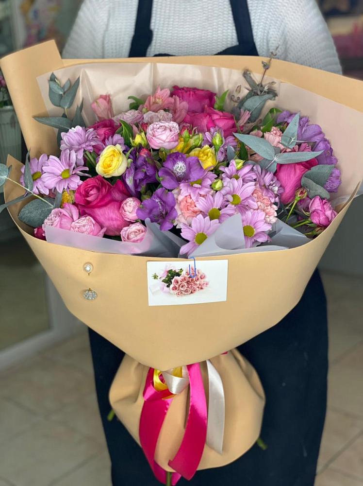 Букет цветов из: Хризантемы, Гвоздики и Альстромерии в Зубовой Поляне