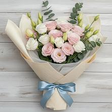 Букет цветов из:  Лизиантусы в Зубовой Поляне
