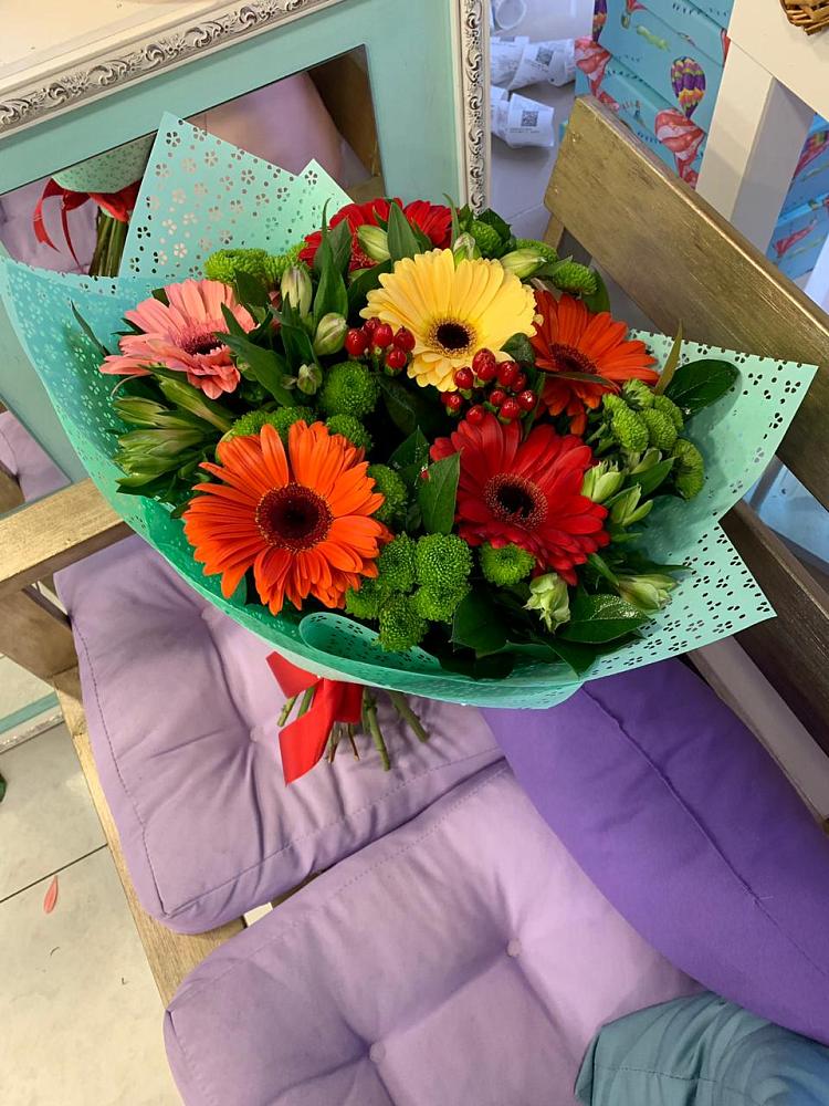 Букет цветов из: Герберы, Хризантемы и Альстромерии в Зубовой Поляне