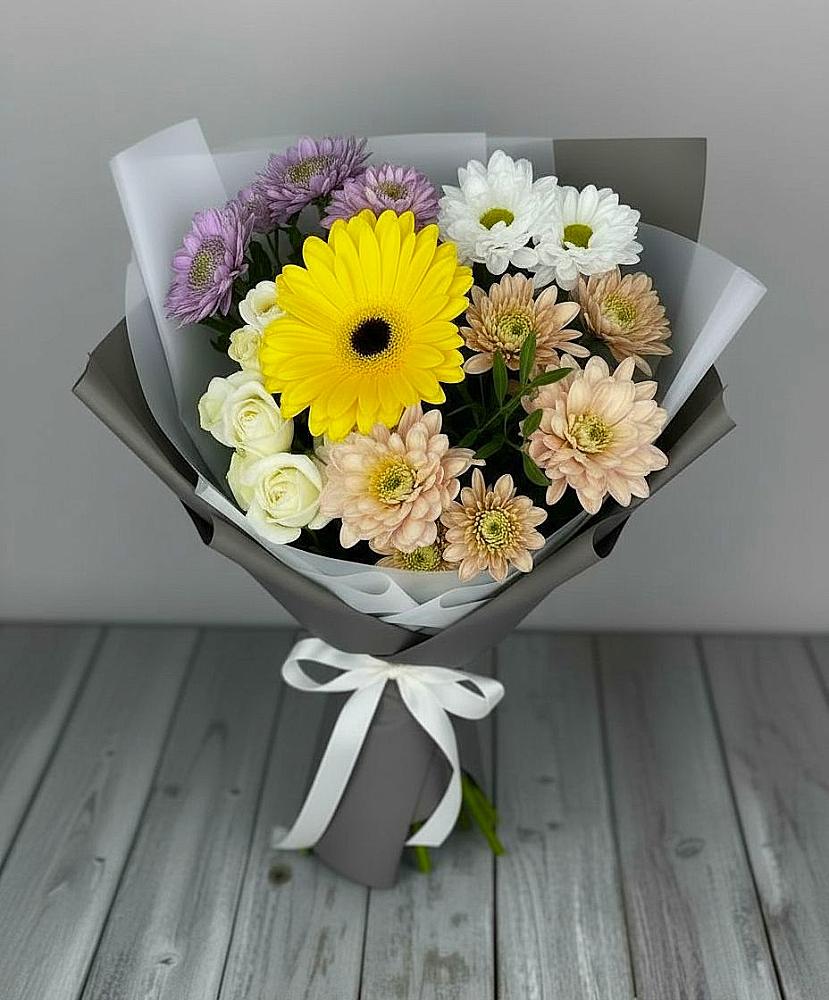 Букет цветов из: Розы, Герберы и Хризантемы в Зубовой Поляне