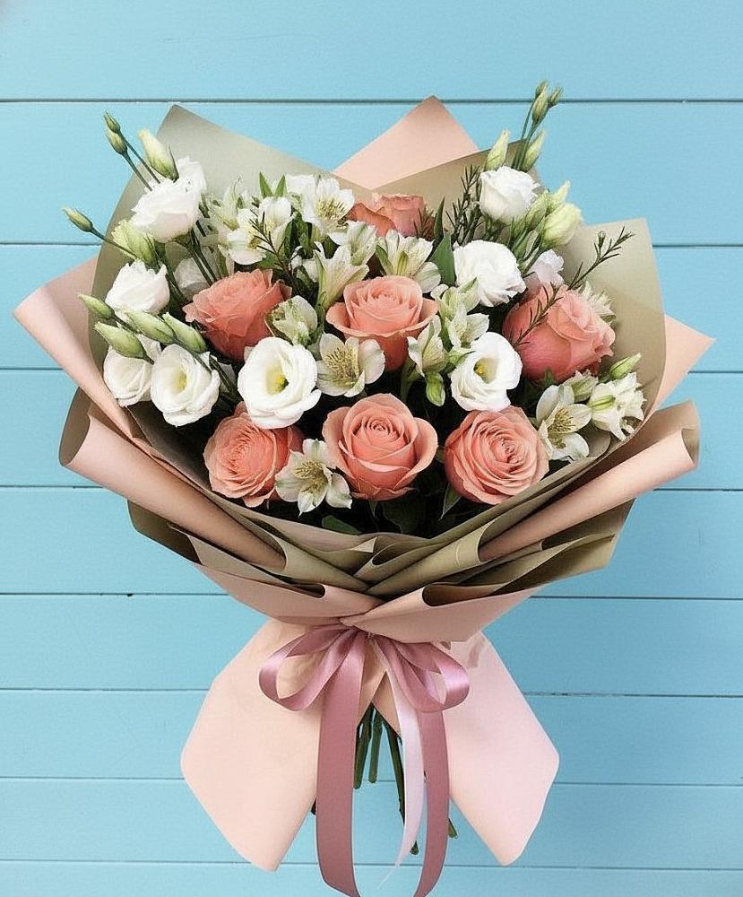 Букет цветов из: Розы, Альстромерии и Лизиантусы в Зубовой Поляне