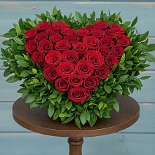 Цветочная композиция из Розы в виде сердца #REPLACE_PRED# Зубовой Поляне