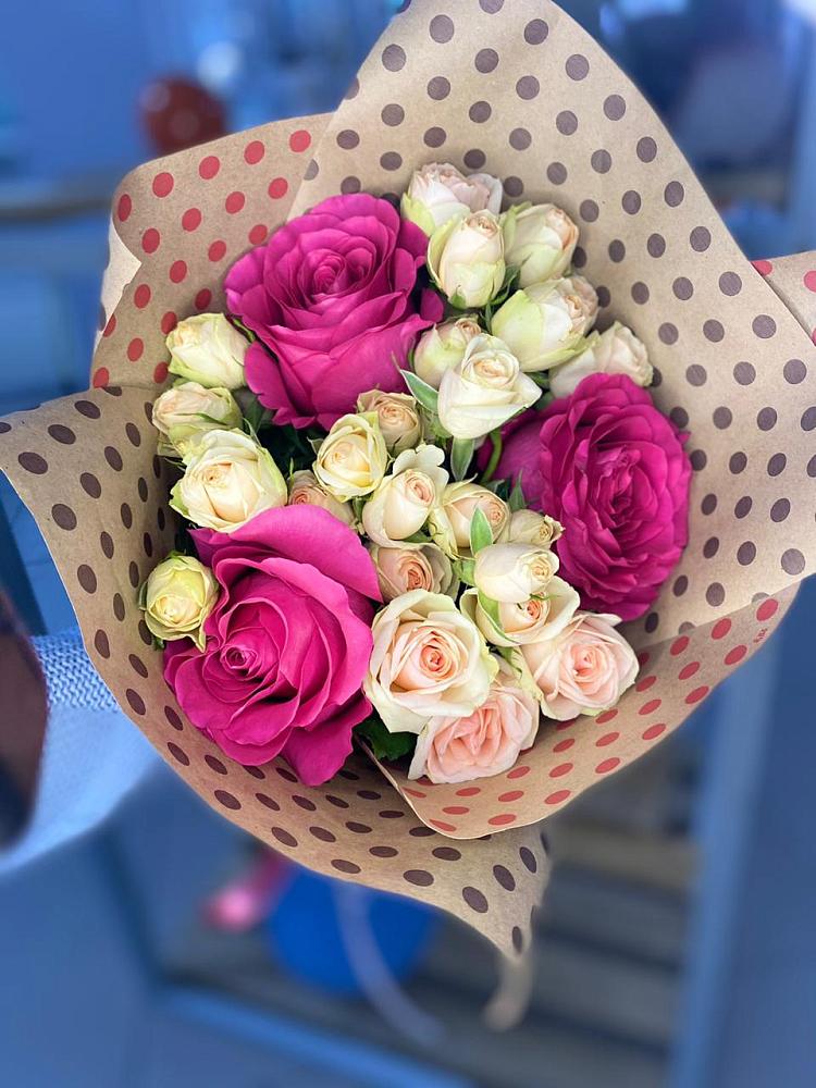 Букет цветов из: Розы в Зубовой Поляне