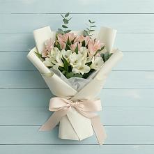 Букет цветов из:  Альстромерии в Зубовой Поляне