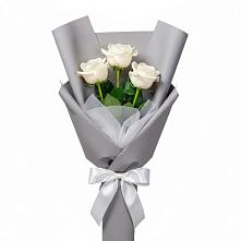 Букет 3 белые розы в Зубовой Поляне