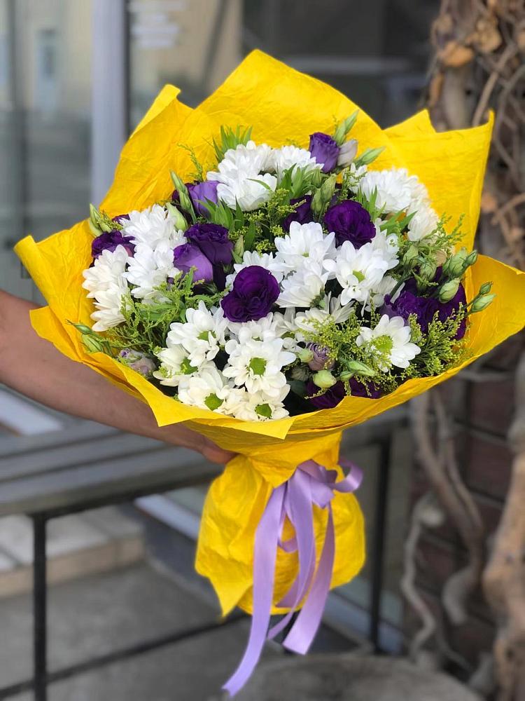 Букет цветов из: Ирисы, Хризантемы и Ромашки в Зубовой Поляне