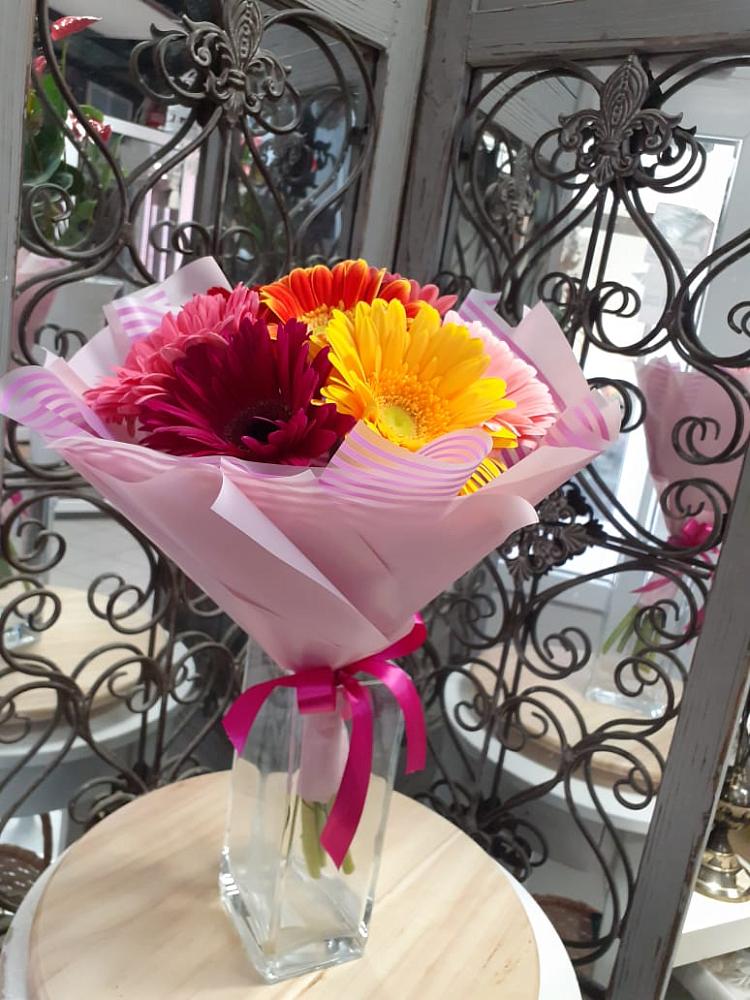 Букет цветов из: Герберы в Зубовой Поляне