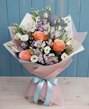 Букет цветов из:  Лизиантусы, Розы, Альстромерии и Гипсофила в Зубовой Поляне