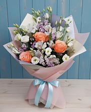 Букет цветов из:  Лизиантусы, Розы, Альстромерии и Гипсофила в Зубовой Поляне