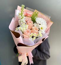 Букет цветов из:  Хризантемы и Розы в Зубовой Поляне