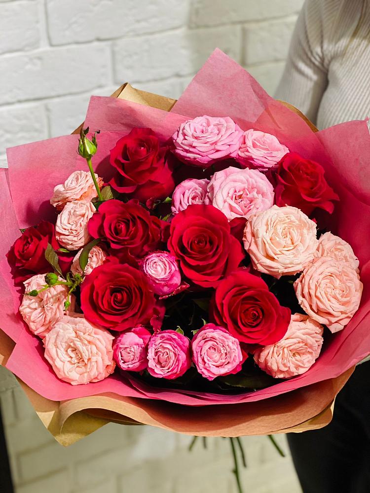 Букет цветов из: Розы в Зубовой Поляне