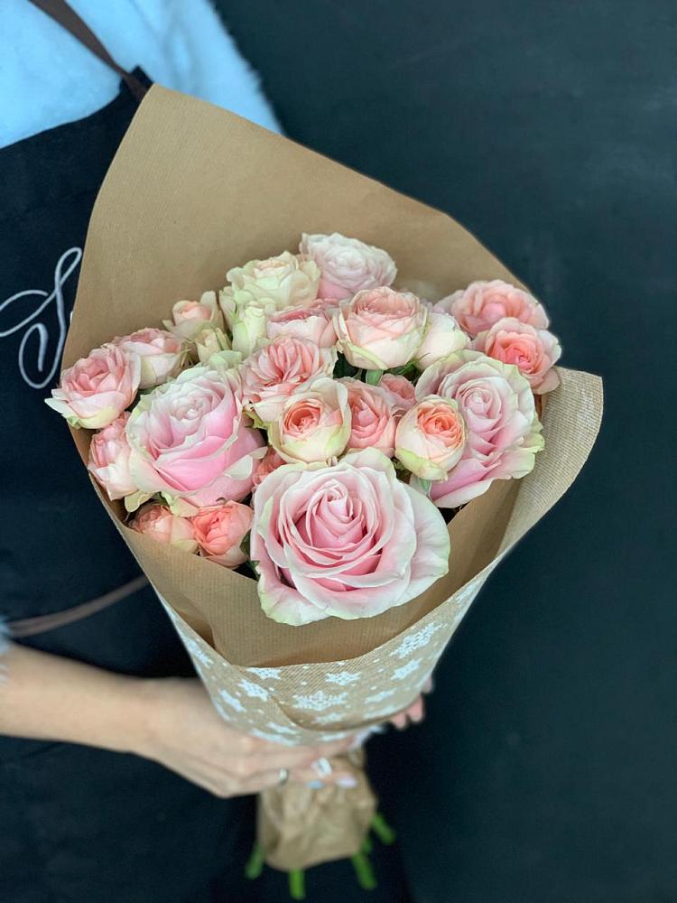 Букет цветов из: Хризантемы и Розы в Зубовой Поляне