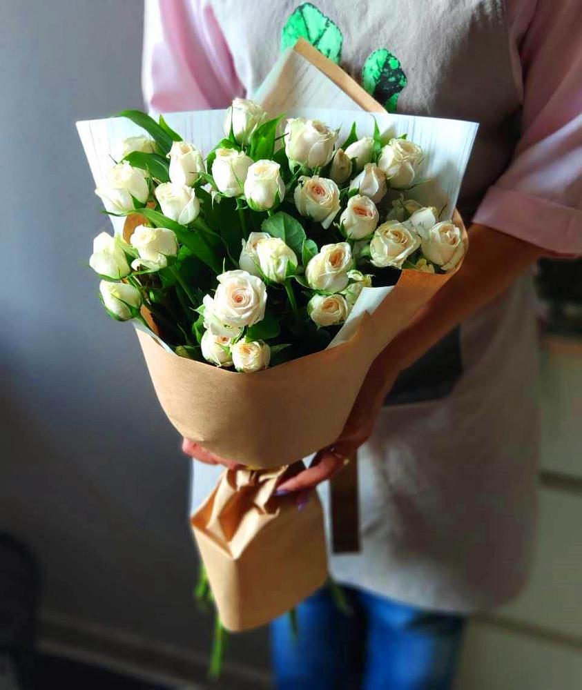 Букет цветов из: Розы в Зубовой Поляне