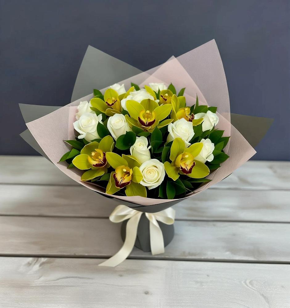 Букет цветов из: Орхидеи и Розы в Зубовой Поляне