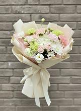 Букет цветов из:  Гвоздики, Розы, Лизиантусы и Хризантемы #REPLACE_PRED# Зубовой Поляне