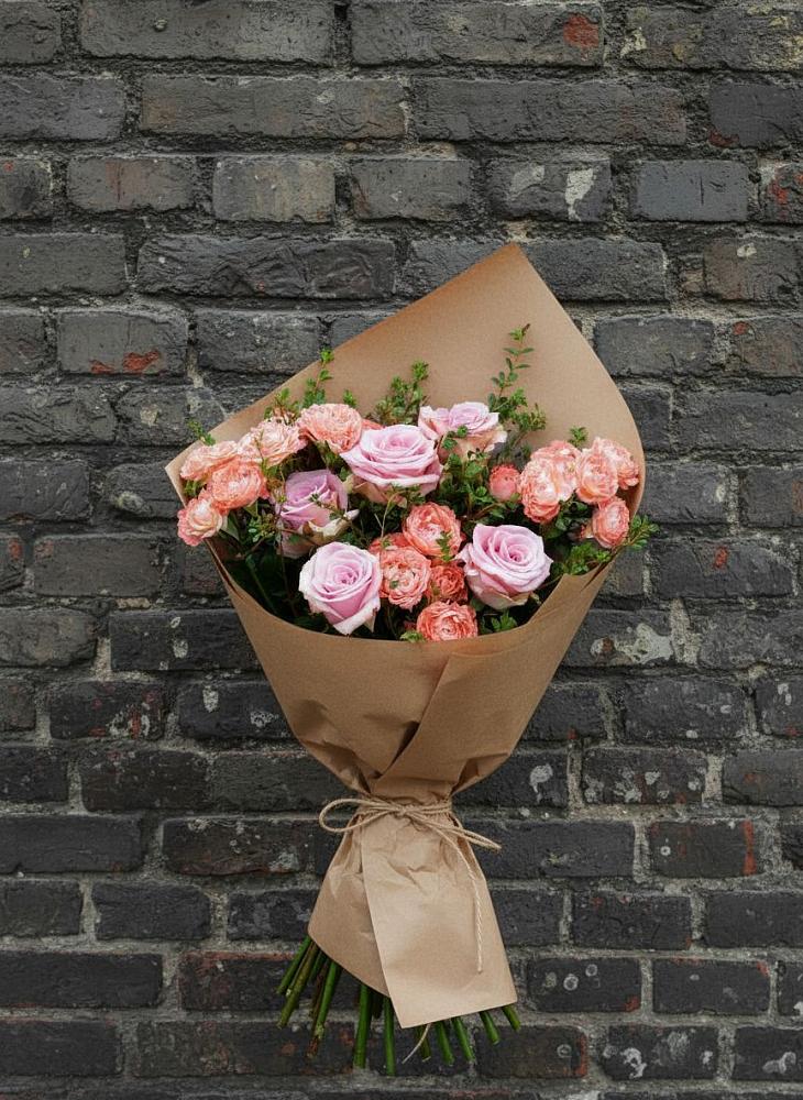 Букет цветов из: Розы в Зубовой Поляне