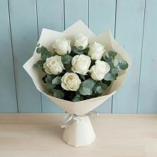Букет Белые розы в Эвкалипте в Зубовой Поляне