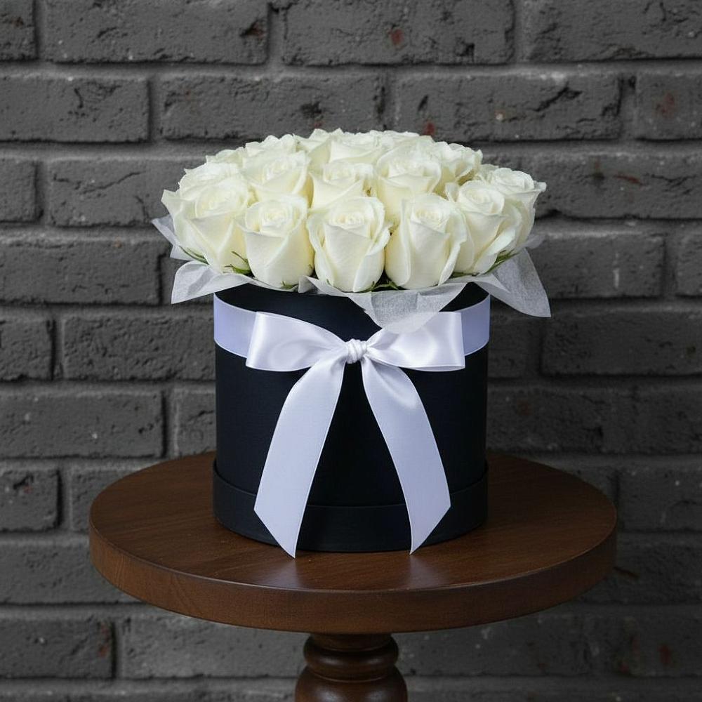 Цветочная композиция из Розы в шляпной коробке в Зубовой Поляне