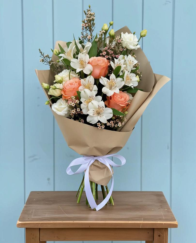 Букет цветов из: Альстромерии, Лизиантусы, Розы и Хризантемы в Зубовой Поляне