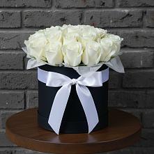 Цветочная композиция из Розы в шляпной коробке в Зубовой Поляне