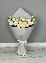 Букет цветов из:  Розы и Лизиантусы в Зубовой Поляне